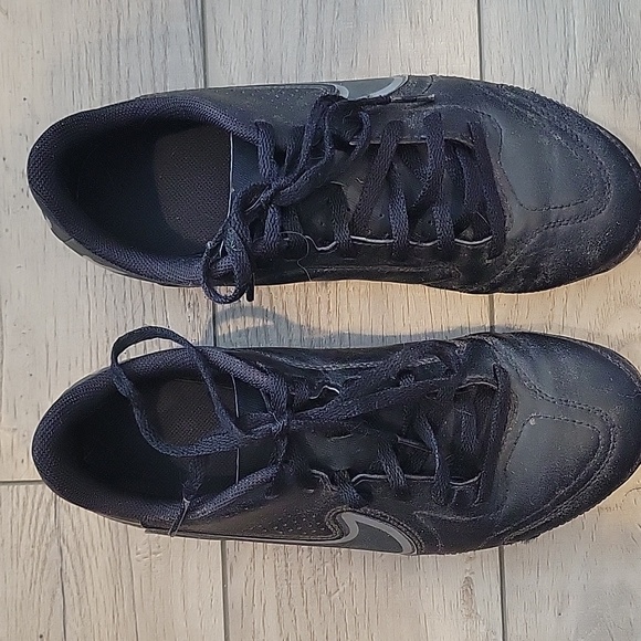 Nike Tiempo Legend 9 Club Black Soccer Cleats Boys Size 6 - Picture 6 of 7